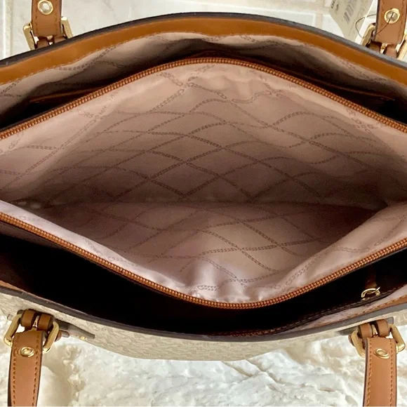 Michael Kors Voyager Tote in vanilla and acorn colors - Picture 12 of 15